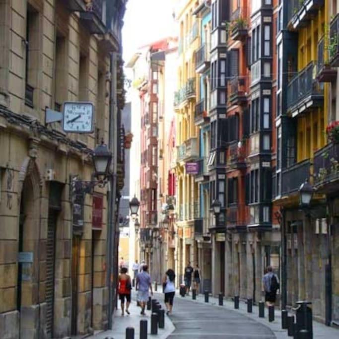 La casita verde. Metro cerca del Casco Viejo Bilbao Exterior foto